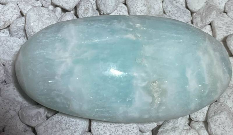 calcit-seifenstein-handschmeichler-edelstein-heilstein