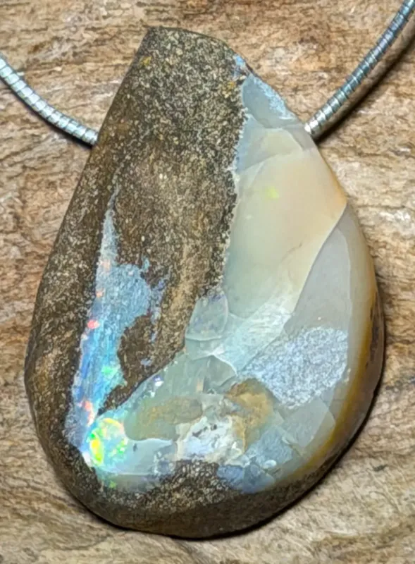 boulder-opal-trommelstein-anhaenger-edelstein