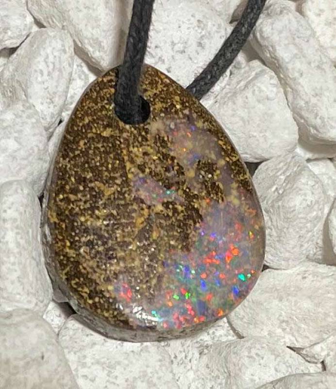 boulder-opal-trommelstein-anhaenger-edelstein
