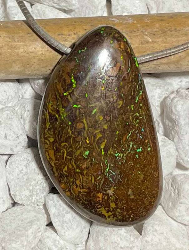 boulder-opal-trommelstein-anhaenger-edelstein