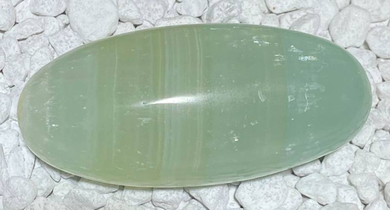 calcit-seifenstein-edelstein-heilstein-handschmeichler