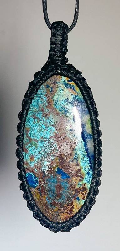 chrysokoll-makramee-anhaenger-edelstein-trommelstein-heilstein-schwarz-schmuck-edelsteinschmuck-gebohrt