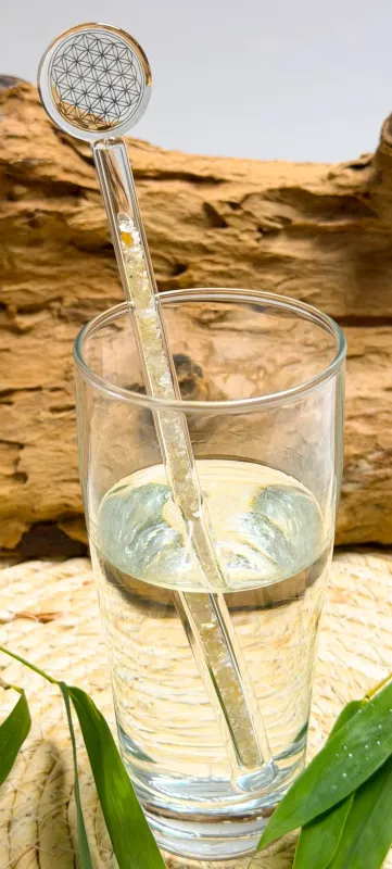 Edelsteinwasser-wassersteine-edelsteine-heilwasser-wasser-energetisieren-chakra-jaspis-amethyst-bergkristall-calcit-sodalith