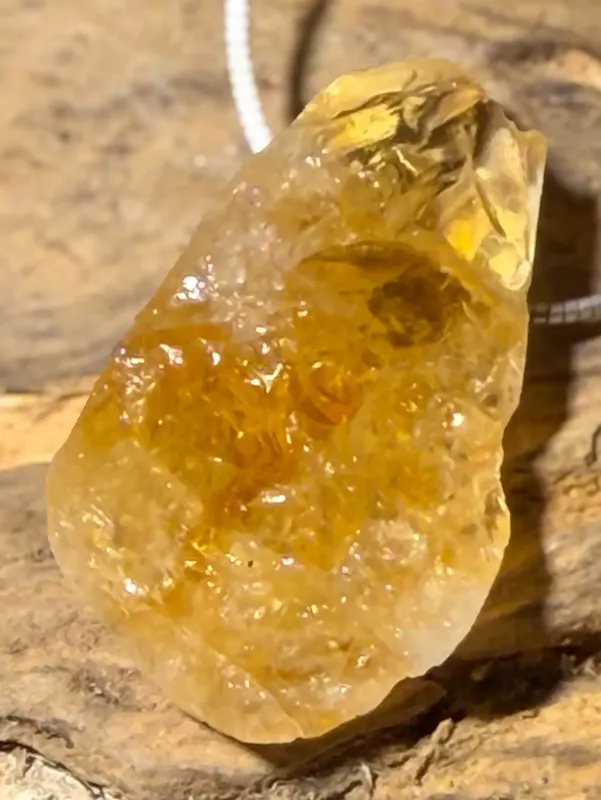 citrin-anhaenger-edelstein-trommelstein-heilstein-seelensteinchen-schmuck