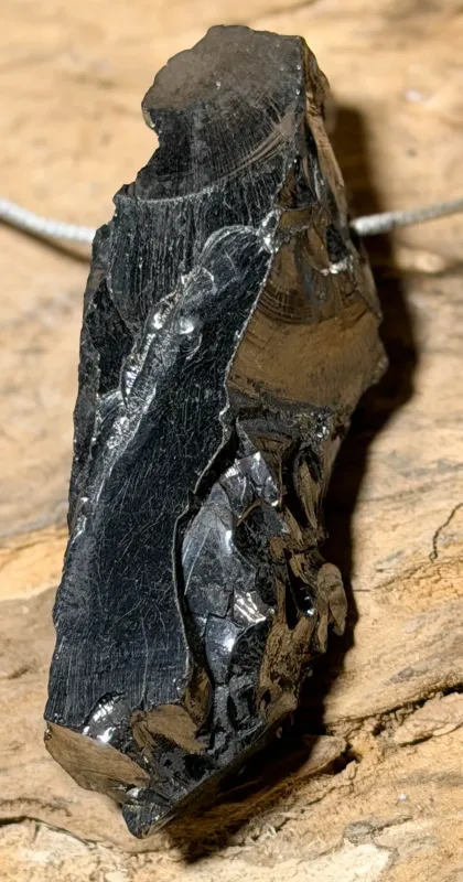 Schungit-edelschungit-anhaenger-shungit-edelstein-trommelstein