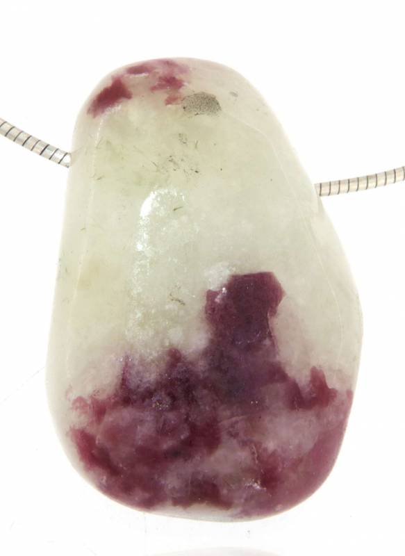 eudialyt-anhaenger-edelstein-anhaenger-trommelstein-heilstein-schmuck-edelsteinschmuck-gebohrt