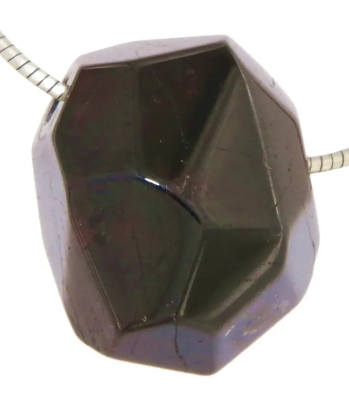 granat-anhaenger-edelstein-trommelstein-schmuck-gebohrt