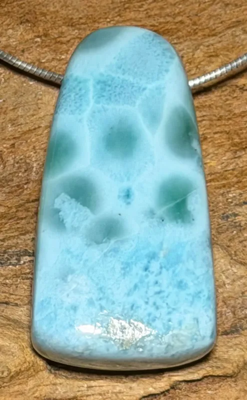 larimar-trommelstein-anhaenger-edelstein-heilstein-gebohrt