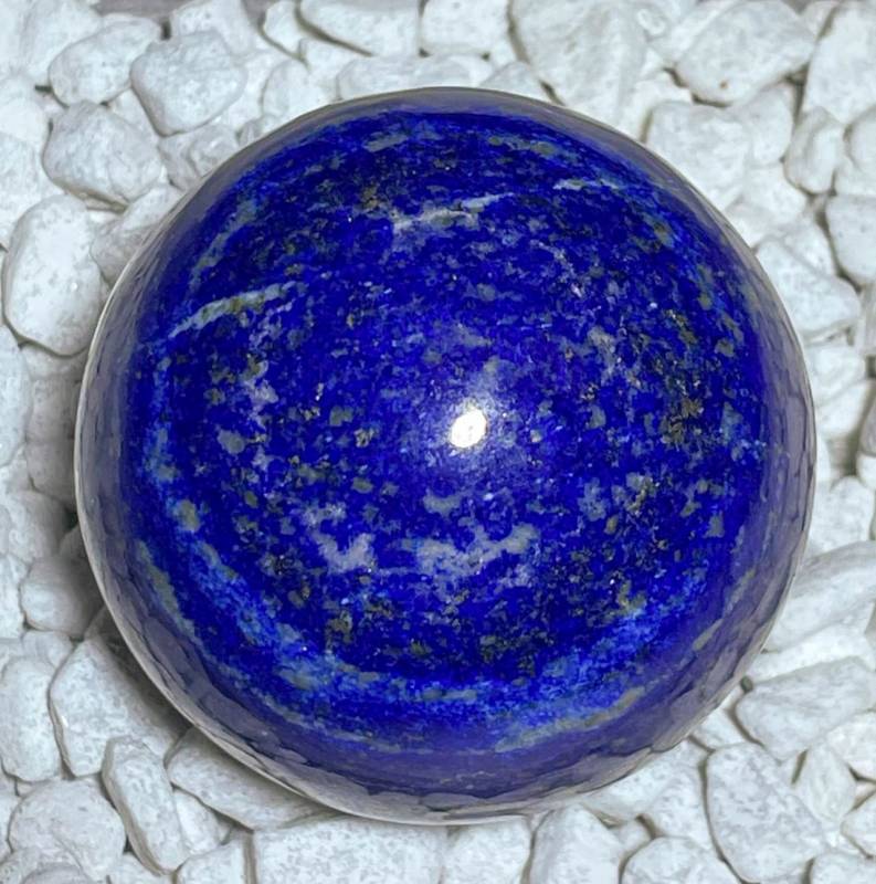 lapislazuli-lapis-lazuli-kugel-edelstein-heilstein-handschmeichler