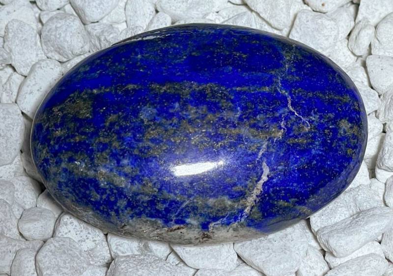 lapislazuli-lapis-lazuli-seifenstein-edelstein-heilstein-handschmeichler