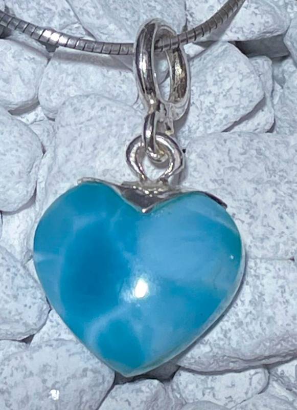 larimar-anhaenger-edelstein-trommelstein-heilstein-gebohrt