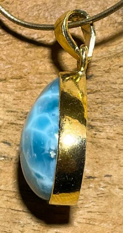 larimar-anhaenger-edelstein-trommelstein-heilstein-gebohrt