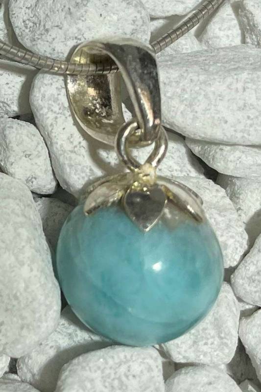 larimar-anhaenger-edelstein-trommelstein-heilstein-gebohrt