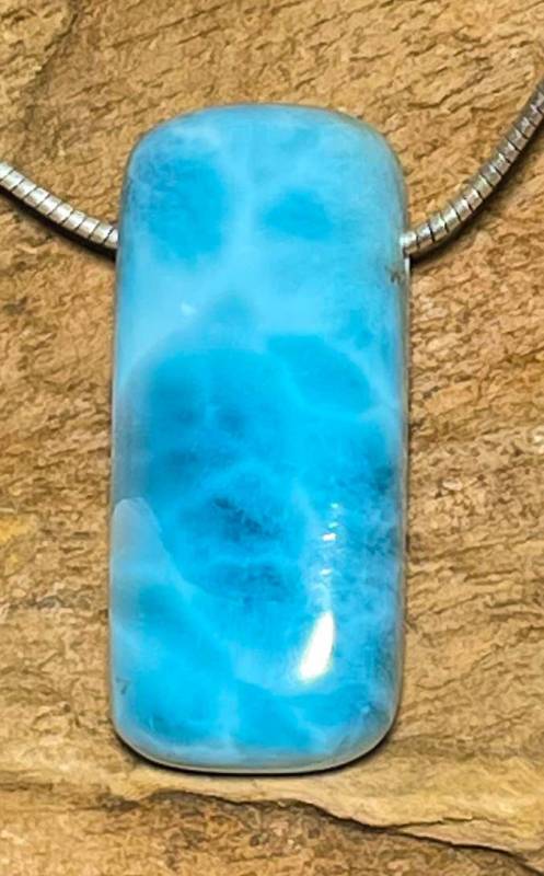 larimar-anhaenger-atlantisstein-edelstein-trommelstein-heilstein-schmuck-edelsteinschmuck