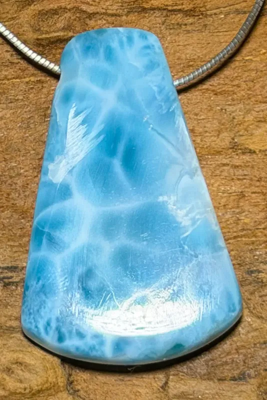 larimar-trommelstein-anhaenger-edelstein-heilstein-gebohrt