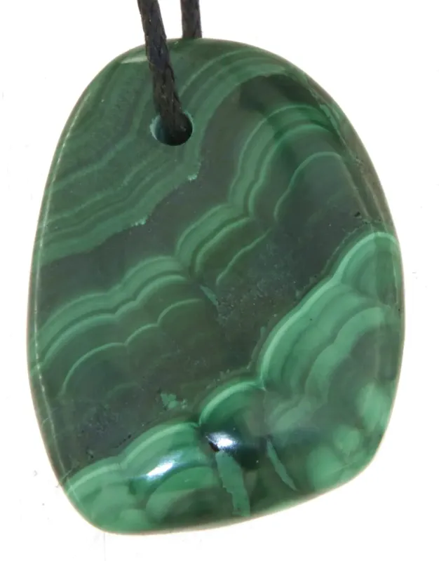 malachit-trommelstein-anhaenger-edelstein-heilstein-gebohrt-schmuck