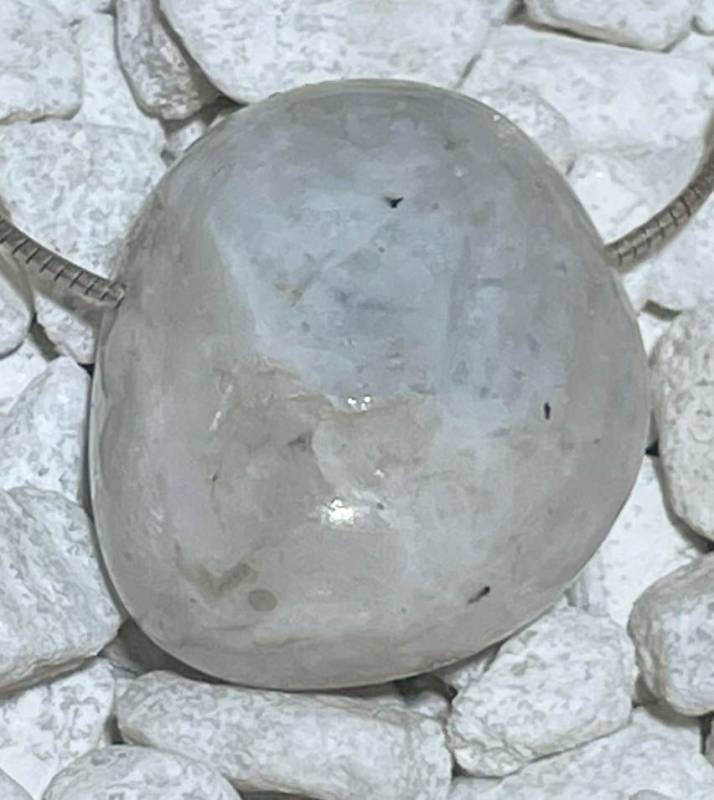 mondstein-anhaenger-trommelstein-edelstein-heilstein