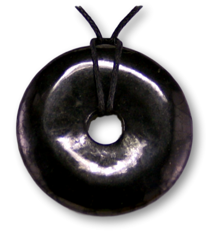 Schungit-edelstein-anhaenger-heilstein