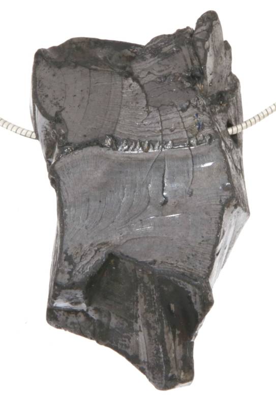 Schungit-edelschungit-anhaenger-trommelstein-heilstein-shungit-schmuck-edelsteinschmuck