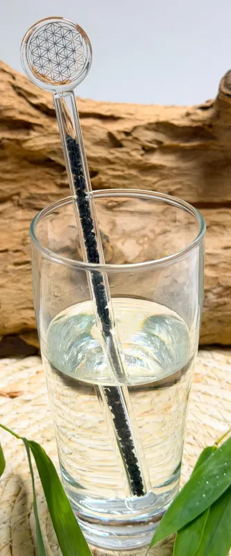 Edelsteinwasser-wassersteine-edelsteine-heilwasser-wasser-energetisieren-chakra-jaspis-amethyst-bergkristall-calcit-sodalith