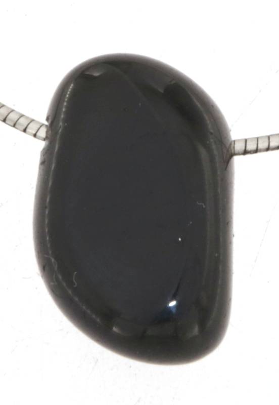turmalin-schoerl-anhaenger-edelstein-trommelstein-heilstein-schwarz-schmuck-edelsteinschmuck-gebohrt