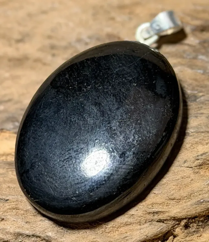 turmalin-schmuck-edelstein-ketten-anhaenger