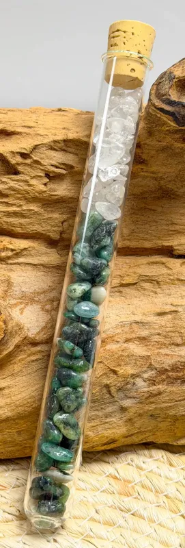 edelsteinwasser-smaragd-wasser-heilstein-energetisierung-smaragd-bergkristall-heilwasser