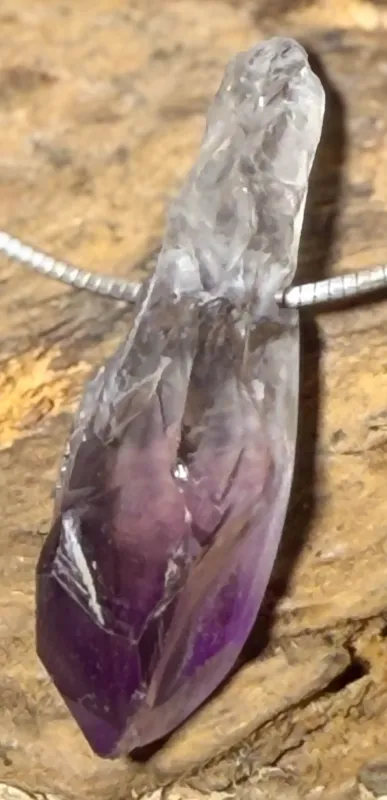amethyst-anhaenger-edelstein-heilstein-trommelstein-schmuck-gebohrt