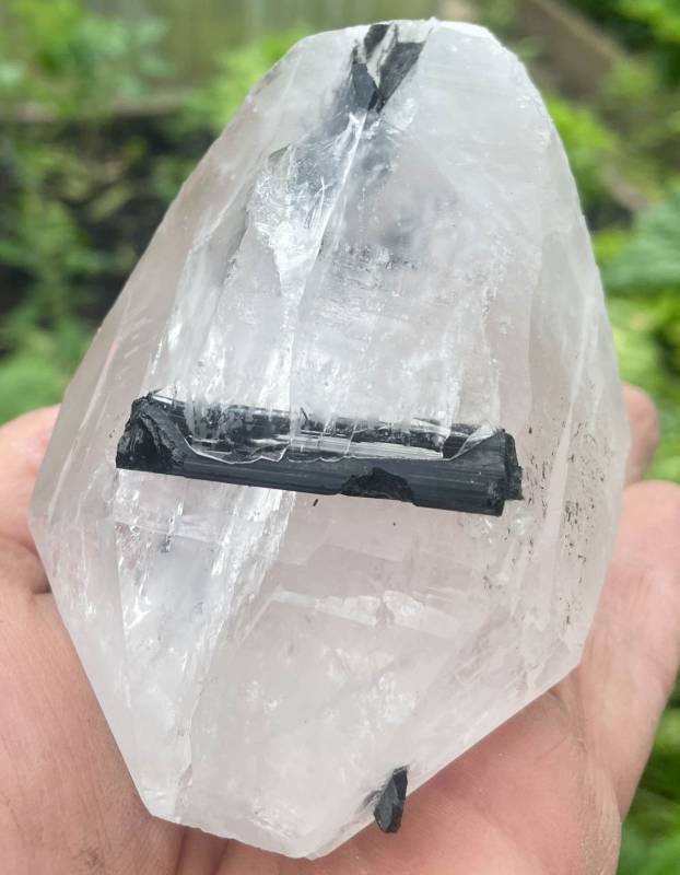 turmalin-bergkristall-edelstein-trommelstein-heilstein-schmuck-edelsteinschmuck