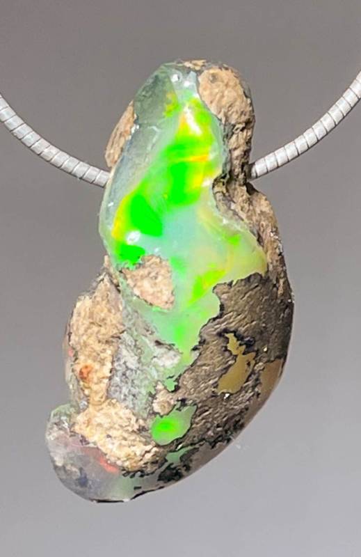 opal-anhaenger-edelstein-heilstein-schmuck