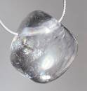 calcit-anhaenger-edelstein-trommelstein-heilstein-schmuck-edelsteinschmuck-gebohrt