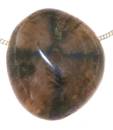 chiastolith-anhaenger-kreuzstein-edelstein-trommelstein-heilstein-schmuck-gebohrt
