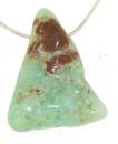 chrysopras-anhaenger-edelstein-heilstein-trommelstein-gebohrt