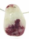 eudialyt-anhaenger-edelstein-anhaenger-trommelstein-heilstein-schmuck-edelsteinschmuck-gebohrt