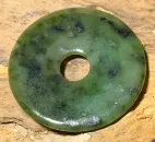 serpentin-donut-edelstein-anhaenger-schmuck-heilstein