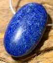 lapislazuli-anhaenger-edelstein-heilstein-trommelstein