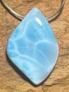 larimar-anhaenger-atlantisstein-edelstein-trommelstein-heilstein-schmuck-edelsteinschmuck