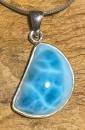 larimar-anhaenger-edelstein-trommelstein-heilstein-gebohrt