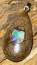 boulder-opal-trommelstein-anhaenger-edelstein