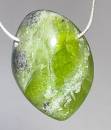 peridot-trommelstein-anhaenger-edelstein-heilstein-schmuck