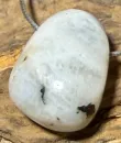 mondstein-anhaenger-edelstein-heiilstein-schmuck-silber