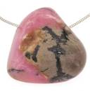 rhodonit-anhaenger-edelstein-anhaenger-trommelstein-heilstein-schmuck-edelsteinschmuck-gebohrt