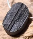 turmalin-anhaenger-schwarz-schoerl-trommelstein-edelstein-heilstein