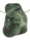 smaragd-anhaenger-edelstein-trommelstein-heilstein-gebohrt-schmuck