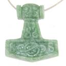 burma-jade-thors-hammer-anhaenger-edelstein-trommelstein-heilstein-schmuk-edelsteinschmuck-gebohrt