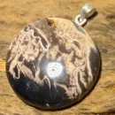 holz-schmuck-edelstein-ketten-anhaenger